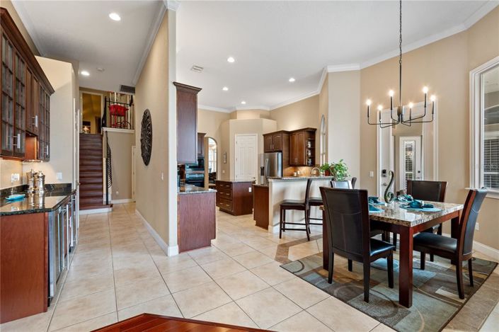 Image No.28-5 Bed Property for sale