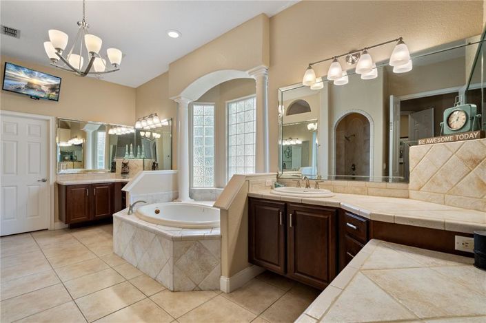 Image No.34-5 Bed Property for sale