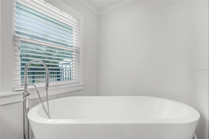 Image No.25-4 Bed Property for sale