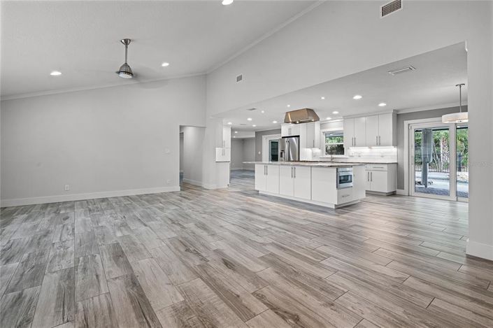 Image No.4-4 Bed Property for sale