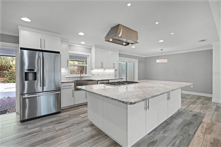 Image No.8-4 Bed Property for sale