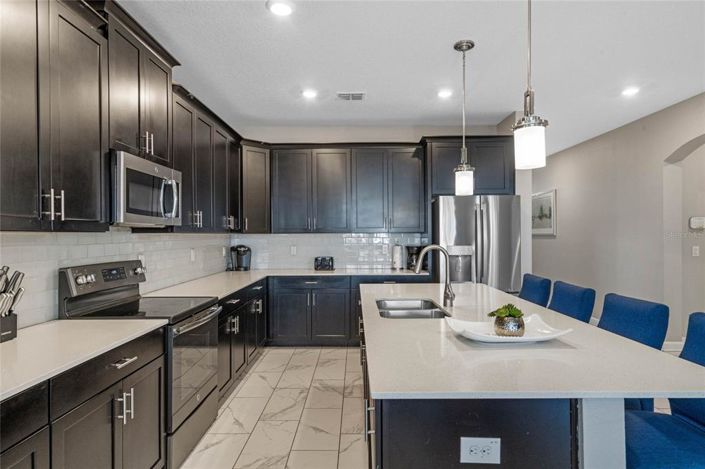 Image No.11-6 Bed Property for sale