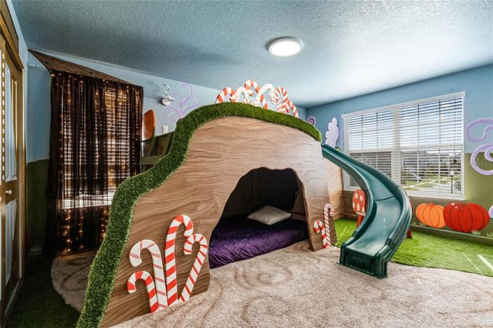 Image No.19-6 Bed Property for sale