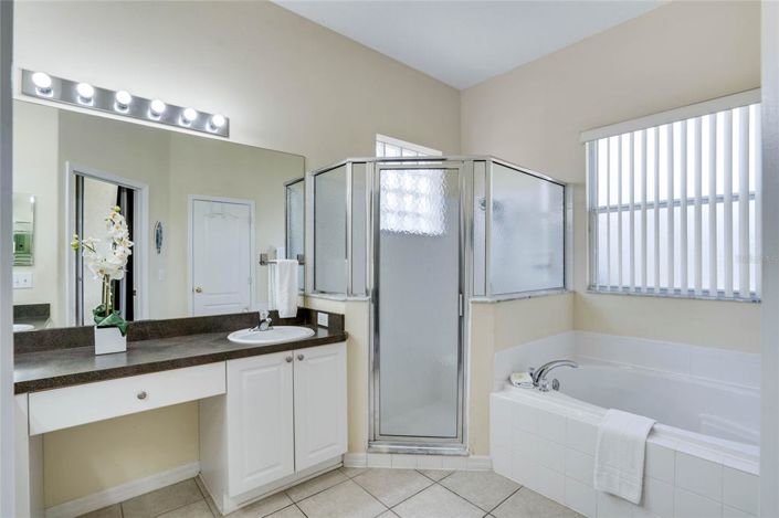 Image No.16-4 Bed Property for sale