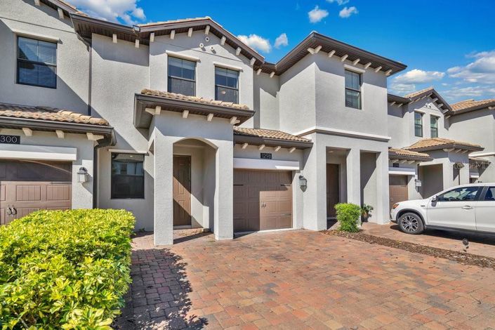 Image No.2-3 Bed Townhouse for sale