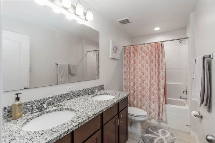 Image No.22-3 Bed Townhouse for sale