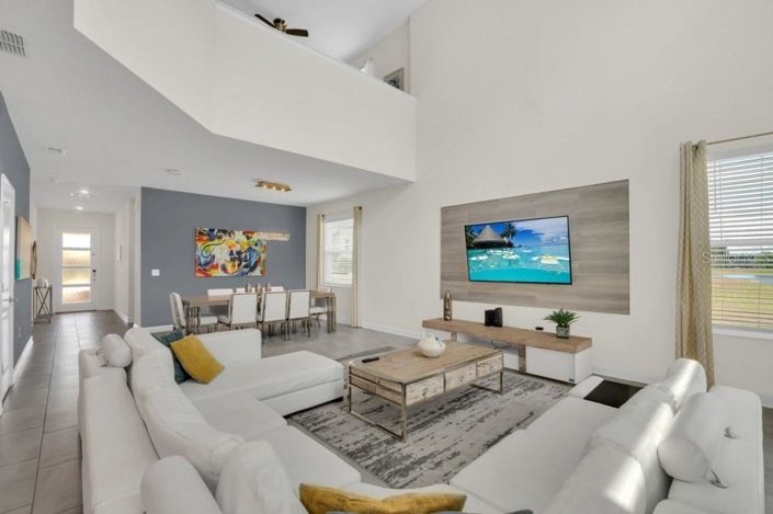 Image No.12-5 Bed Property for sale