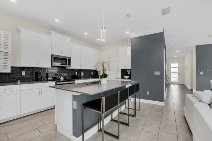 Image No.16-5 Bed Property for sale