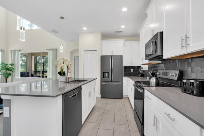 Image No.20-5 Bed Property for sale