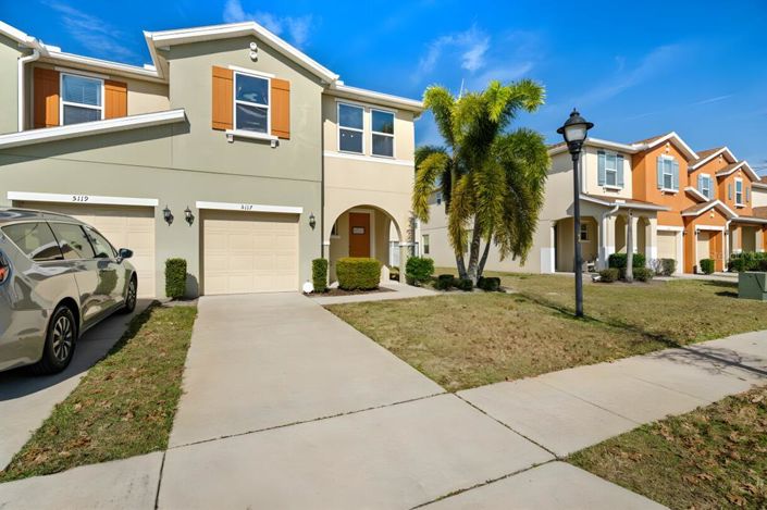 Image No.1-4 Bed Townhouse for sale