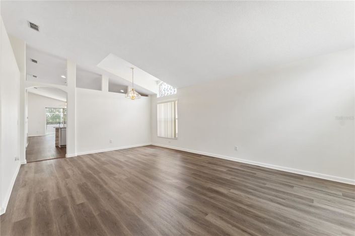 Image No.33-Propriété de 4 chambres à vendre à Clermont