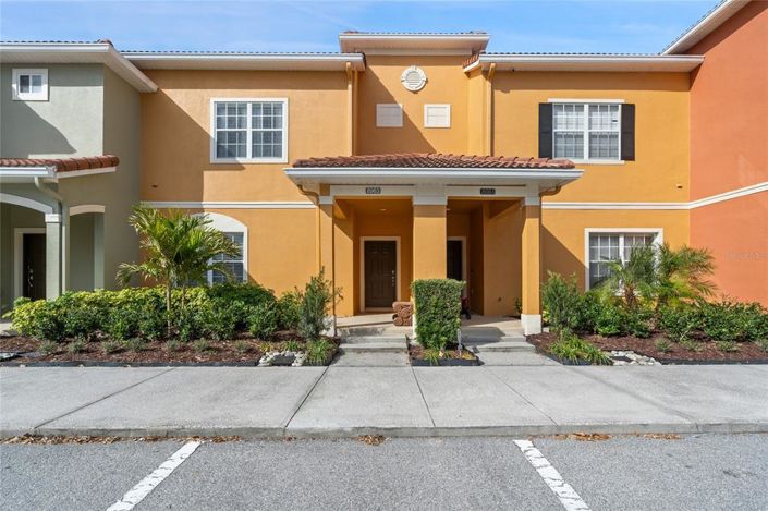 Image No.1-4 Bed Townhouse for sale