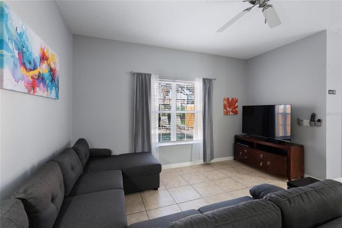 Image No.19-4 Bed Townhouse for sale