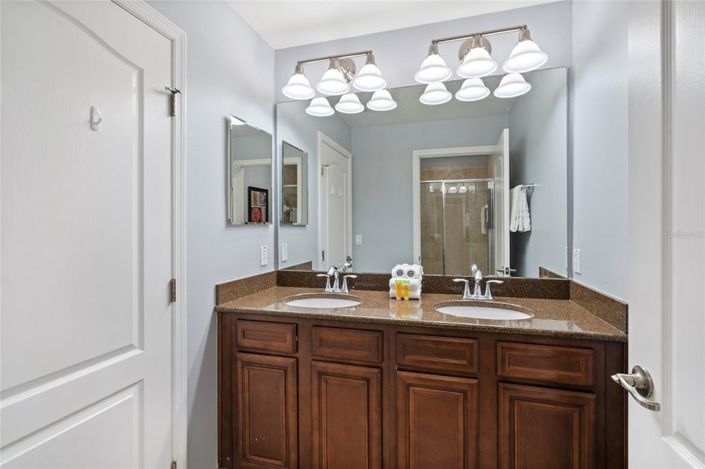 Image No.27-4 Bed Townhouse for sale