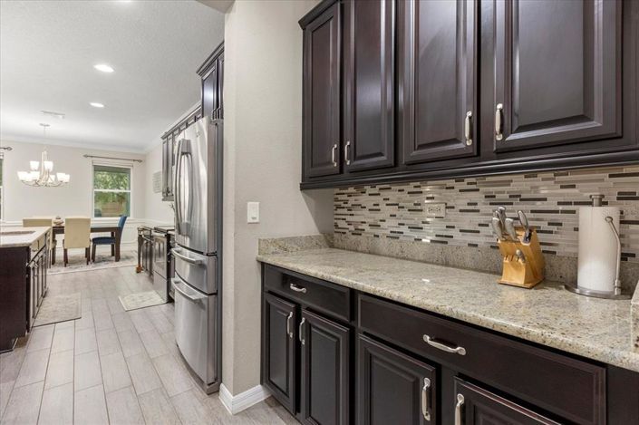 Image No.11-6 Bed Property for sale