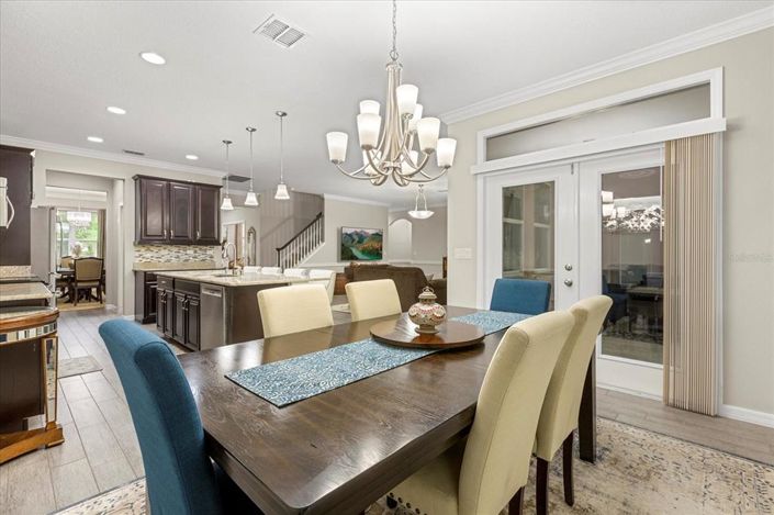 Image No.12-6 Bed Property for sale