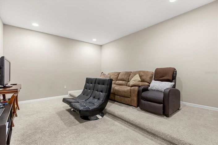 Image No.24-6 Bed Property for sale