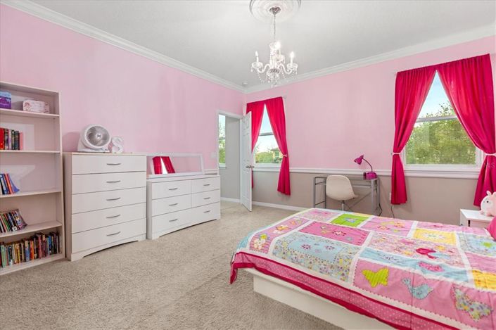 Image No.27-6 Bed Property for sale