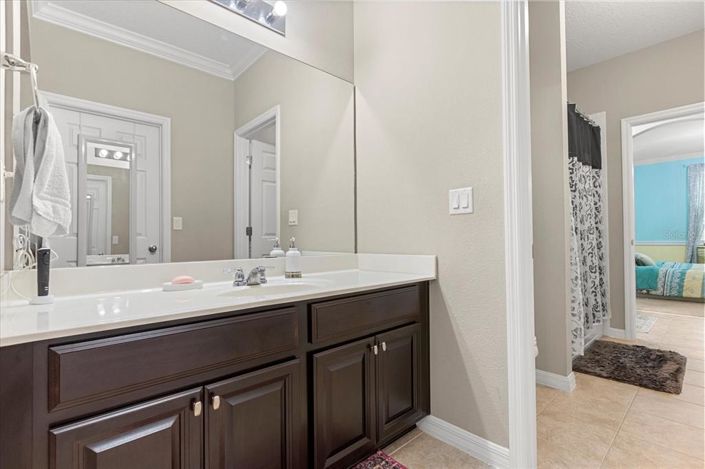 Image No.30-6 Bed Property for sale