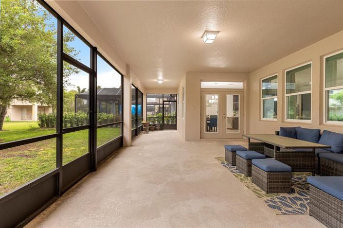 Image No.35-6 Bed Property for sale