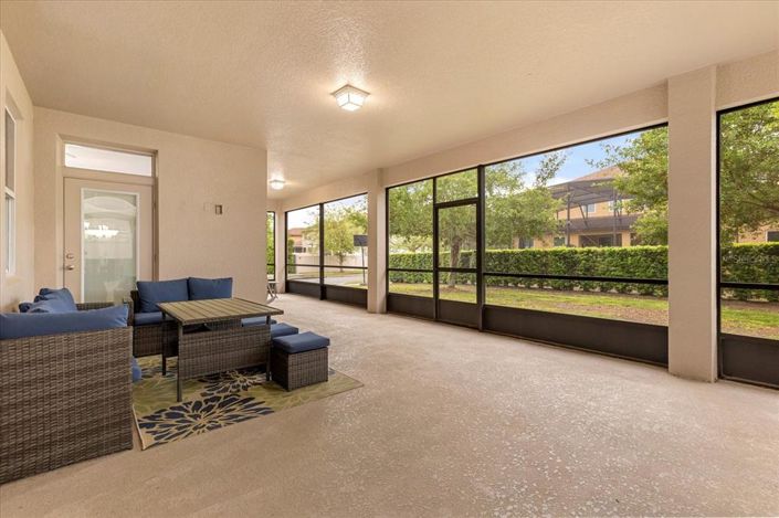 Image No.36-6 Bed Property for sale