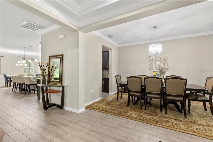 Image No.5-6 Bed Property for sale