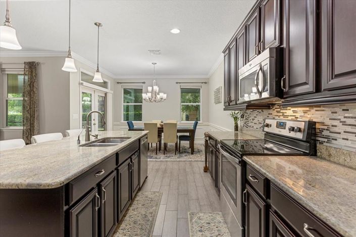 Image No.8-6 Bed Property for sale