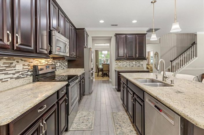 Image No.9-6 Bed Property for sale