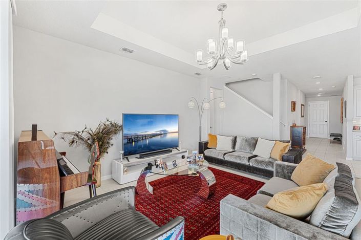 Image No.19-5 Bed Property for sale