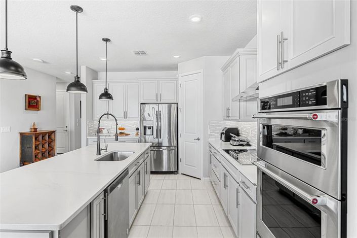 Image No.3-5 Bed Property for sale