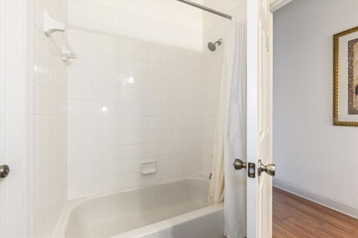 Image No.23-4 Bed Townhouse for sale