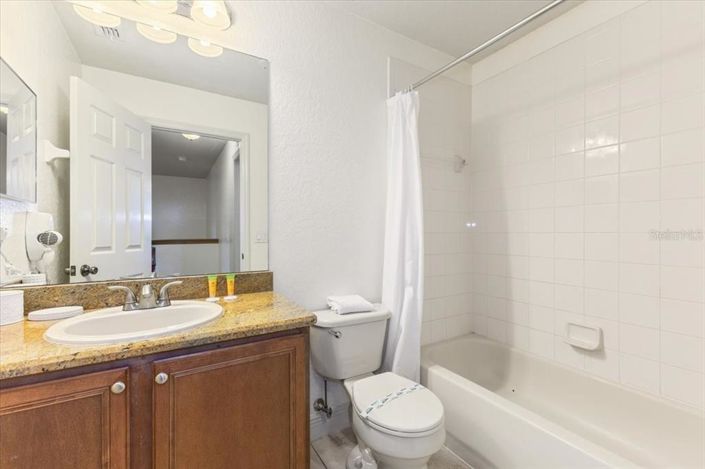 Image No.26-4 Bed Townhouse for sale