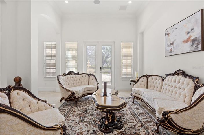 Image No.11-7 Bed Property for sale