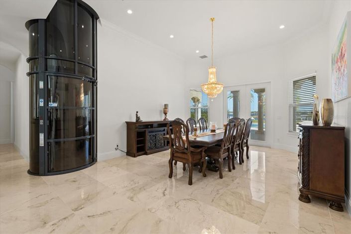 Image No.13-7 Bed Property for sale