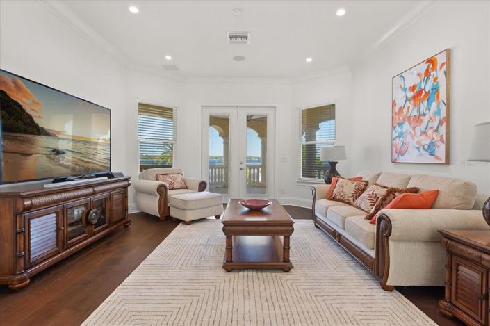 Image No.28-7 Bed Property for sale