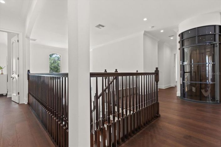 Image No.30-7 Bed Property for sale