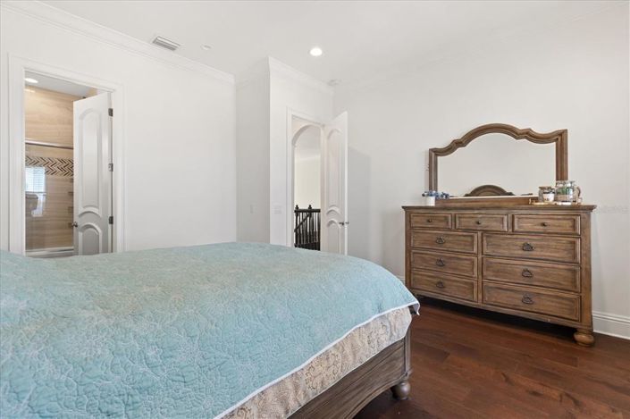 Image No.33-7 Bed Property for sale