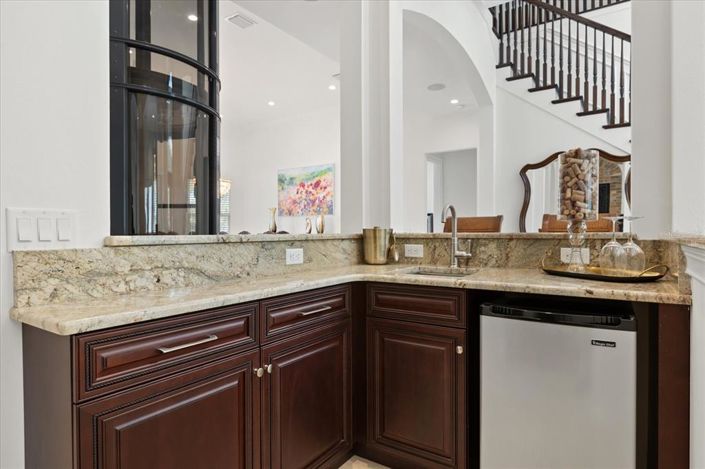 Image No.36-7 Bed Property for sale