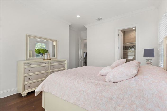 Image No.38-7 Bed Property for sale