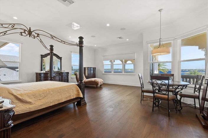 Image No.41-7 Bed Property for sale