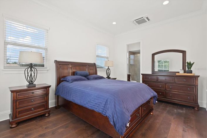 Image No.47-7 Bed Property for sale