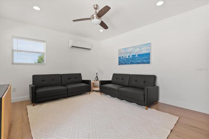 Image No.49-7 Bed Property for sale