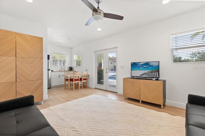 Image No.50-7 Bed Property for sale