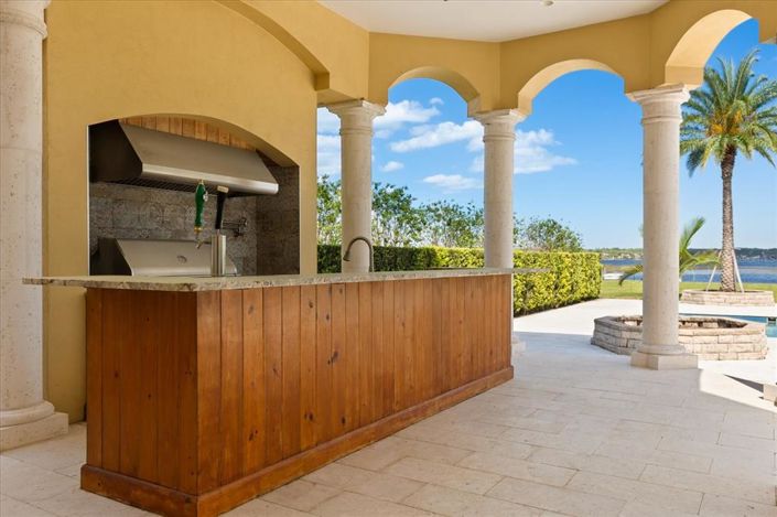 Image No.58-7 Bed Property for sale