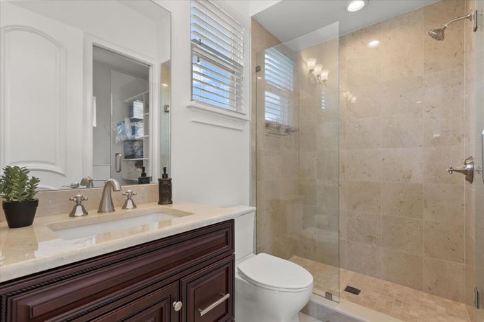 Image No.61-7 Bed Property for sale