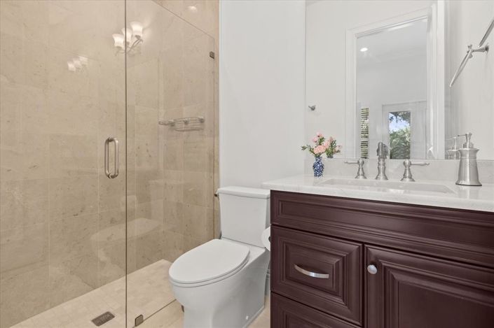 Image No.65-7 Bed Property for sale