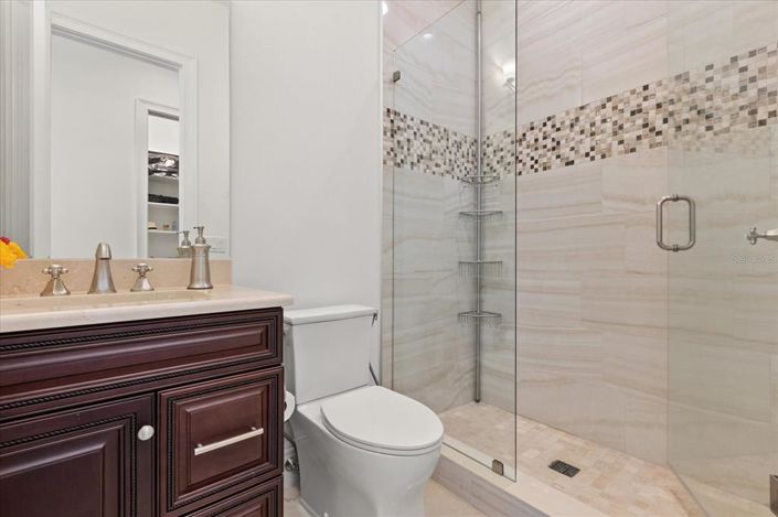 Image No.68-7 Bed Property for sale