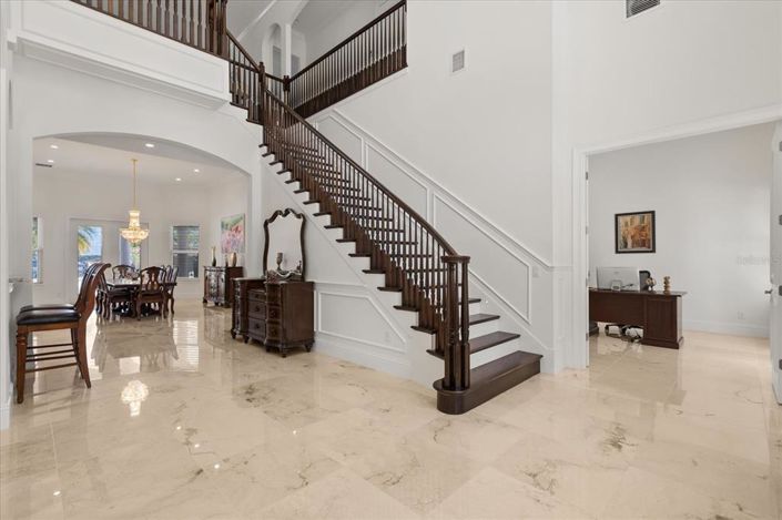 Image No.7-7 Bed Property for sale