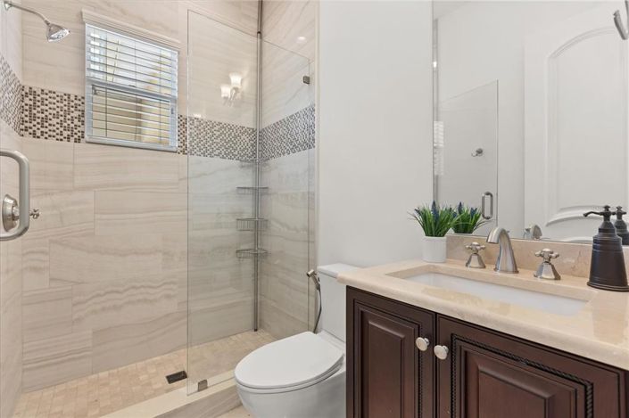 Image No.70-7 Bed Property for sale