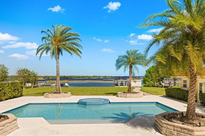 Image No.71-7 Bed Property for sale